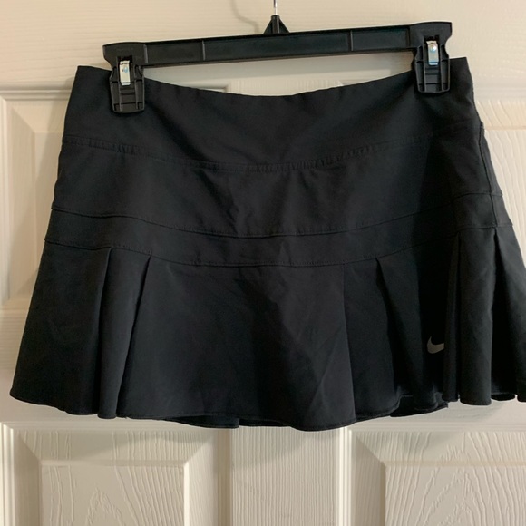 Nike Dresses & Skirts - Nike black tennis golf skirt